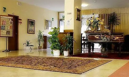 Ξενοδοχείο Cdh 4*