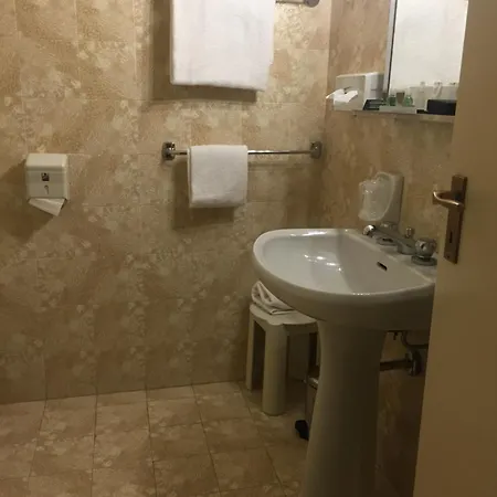 Cdh فندق مودينا