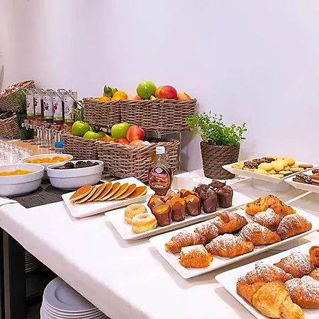 Hotel Cdh Modena
