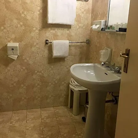 Hotel Cdh Modena