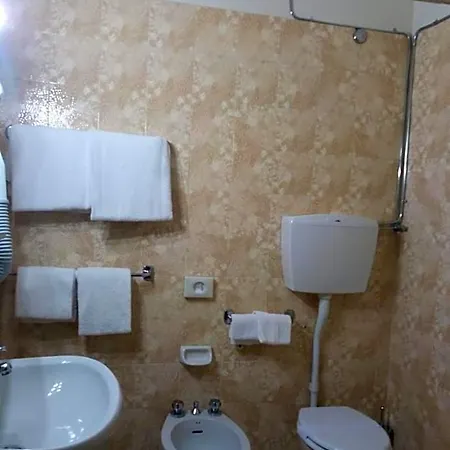 Hotel Cdh Modena