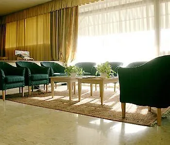Cdh 4* مودينا